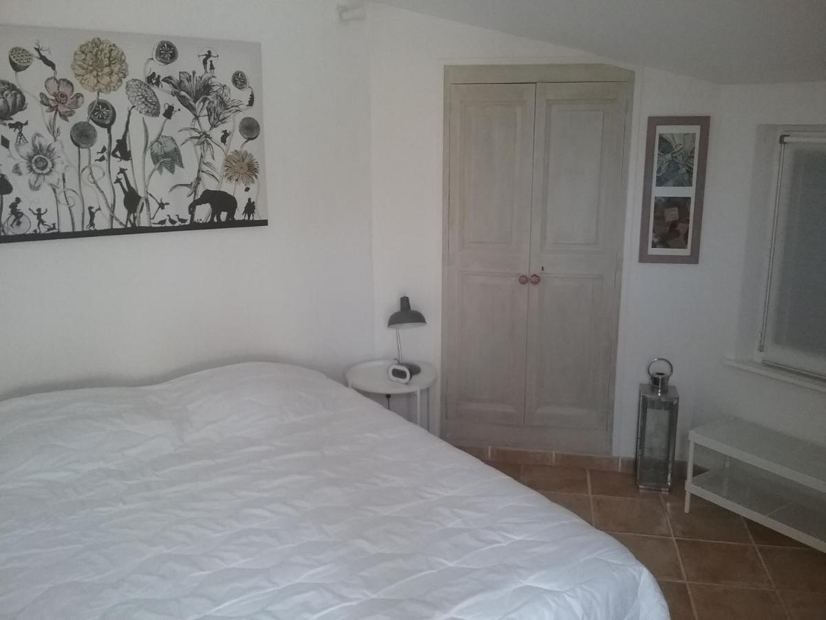 Une Chambre En Ville LʼIsle-sur-la-Sorgue Exterior foto
