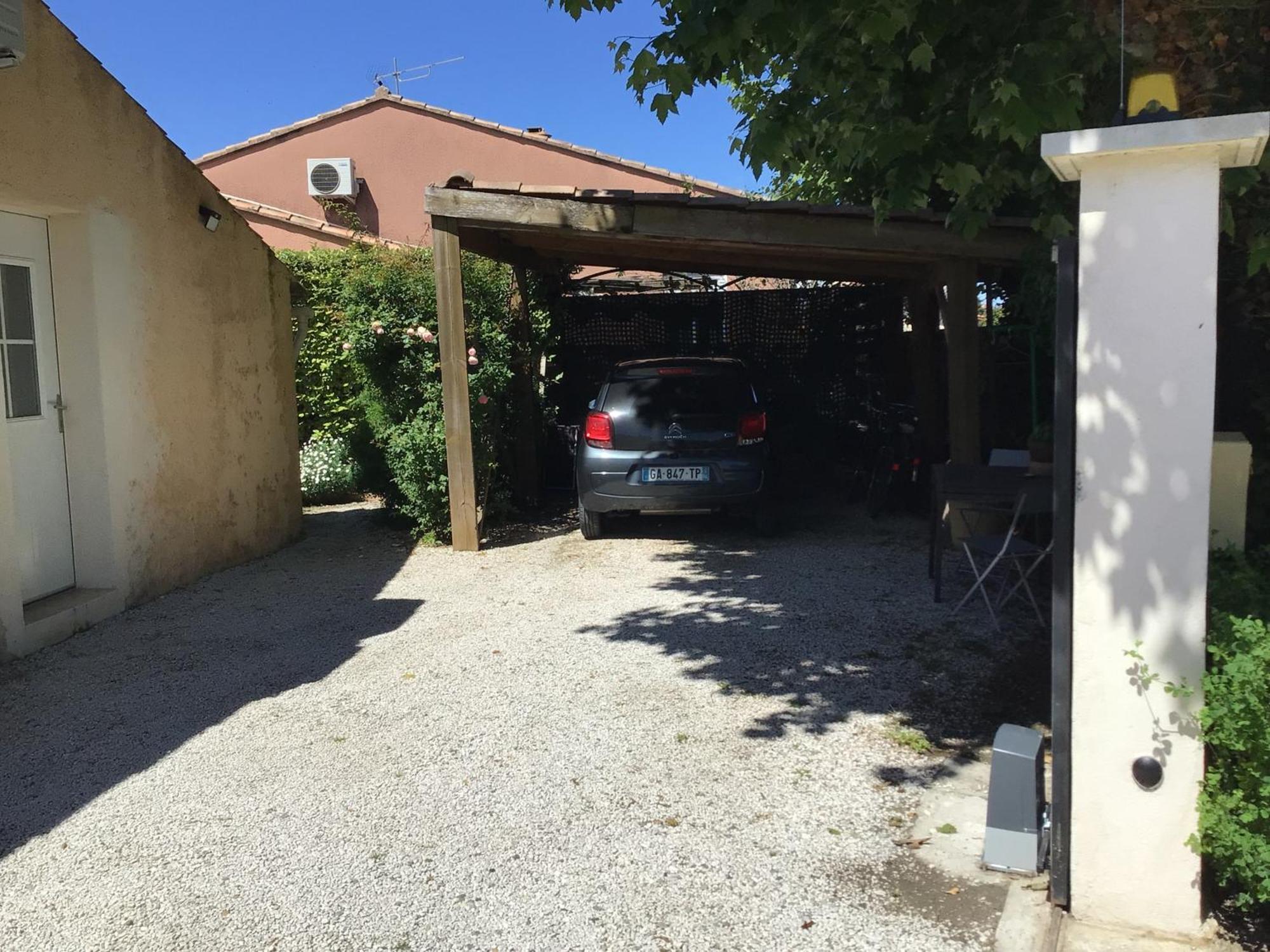 Une Chambre En Ville LʼIsle-sur-la-Sorgue Exterior foto